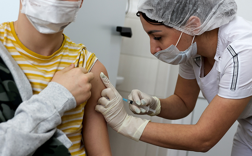 Καμπανάκι κινδύνου από τον ΠΟΥ: 25 εκατ. παιδιά έχασαν μία ή περισσότερες δόσεις εμβολίων λόγω της πανδημίας