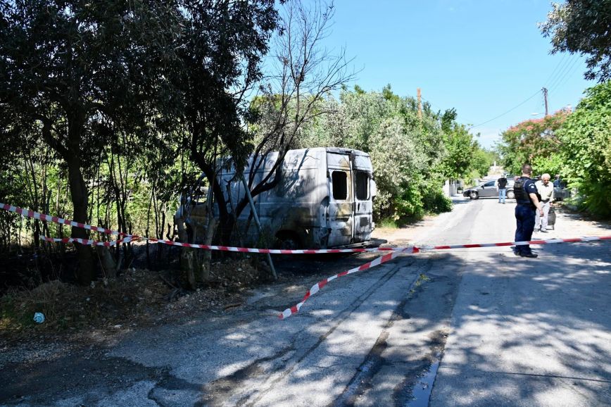 Μαφιόζικη επίθεση στον Γέρακα: Τουλάχιστον τρεις οι δράστες &#8211; Εξετάζεται καμμένο βανάκι που βρέθηκε στην Παλλήνη