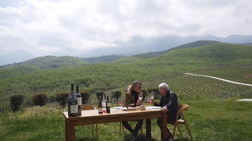 Στο Γηροκομείο: Ντράπηκα τρομερά, είπε ο Ηλίας Ψινάκης για το κρασί των 5.000 ευρώ