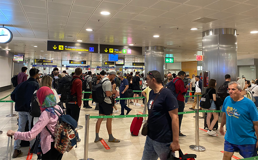 Χάος στο αεροδρόμιο της Μαδρίτης από «έκρηξη» τουριστών &#8211; Έκτακτες προσλήψεις αστυνομικών για να μειωθούν οι ουρές