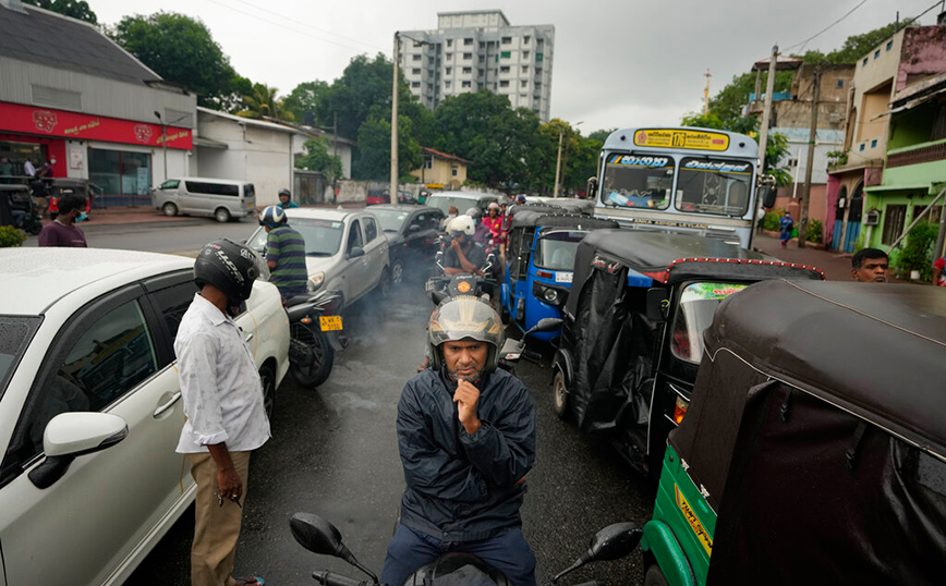 Σρι Λάνκα: Τετραήμερη εργασία για το Δημόσιο εξαιτίας της έλλειψης καυσίμων
