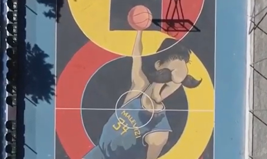 Γιάννης Αντετοκούνμπο: Έγινε&#8230; Κρητικός με μουστάκι σε εντυπωσιακό γκράφιτι σε γήπεδο μπάσκετ