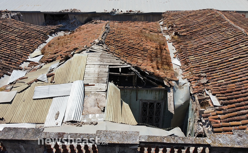 Πανοραμικές εικόνες από τη στέγη που κατέρρευσε στο ιστορικό ωδείο στη Φειδίου &#8211; Προκάλεσε ζημιές στον κινηματογράφο Ideal