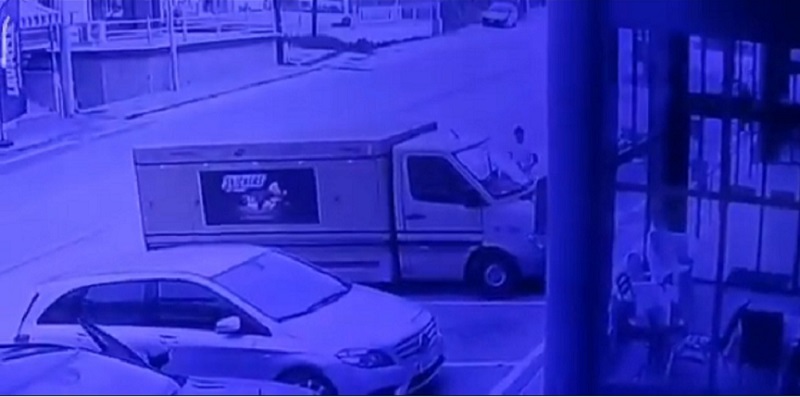 Καστοριά: Άνοιξε την πόρτα του φορτηγού, πήρε τσαντάκι με 300 ευρώ και έφυγε σαν κύριος