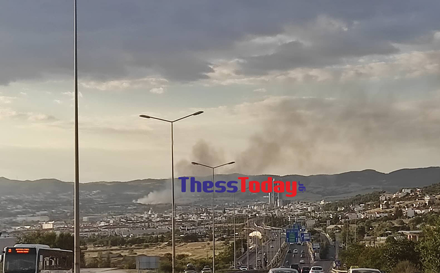 Φωτιά τώρα στη Θεσσαλονίκη