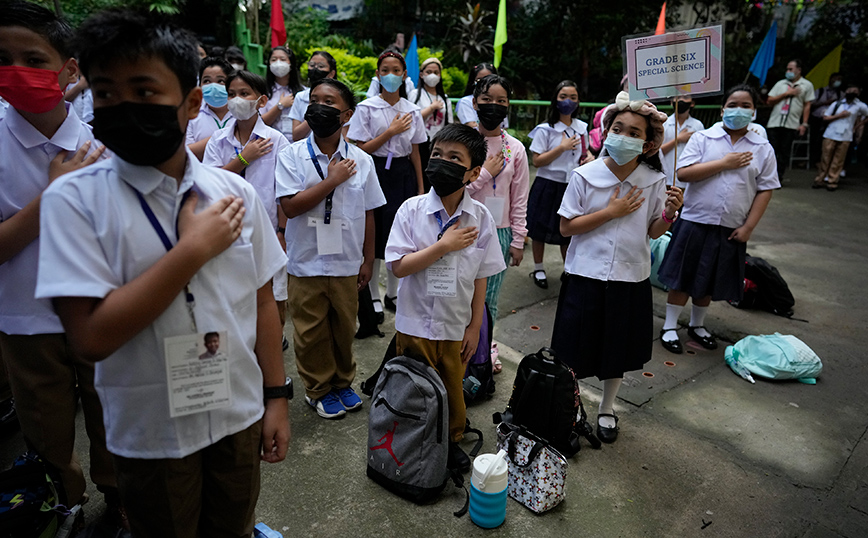 Κορονοϊός &#8211; Φιλιππίνες: Άνοιξαν ξανά μετά από δύο χρόνια τα σχολεία &#8211; Με μάσκα όλοι οι μαθητές