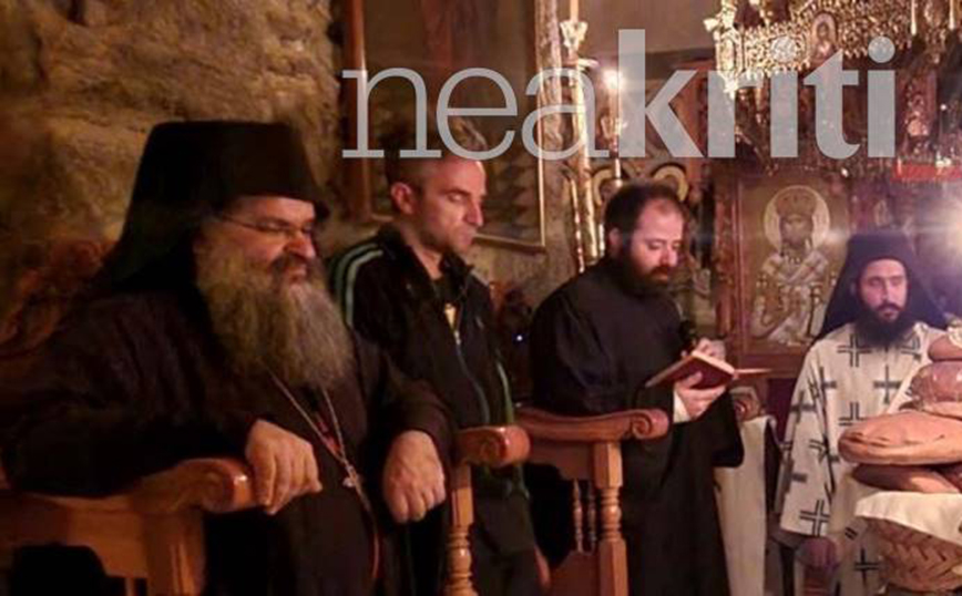Άρης Σερβετάλης: Σε εκκλησία της Κρήτης ο ηθοποιός &#8211; Μεταβαίνει κάθε απόγευμα στις εσπερινές λειτουργίες