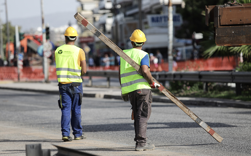 Κλειστές λόγω εργασιών δύο λωρίδες στη Λεωφόρο Ποσειδώνος προς Βάρκιζα στο ύψος του ΠΙΚΠΑ Βούλας