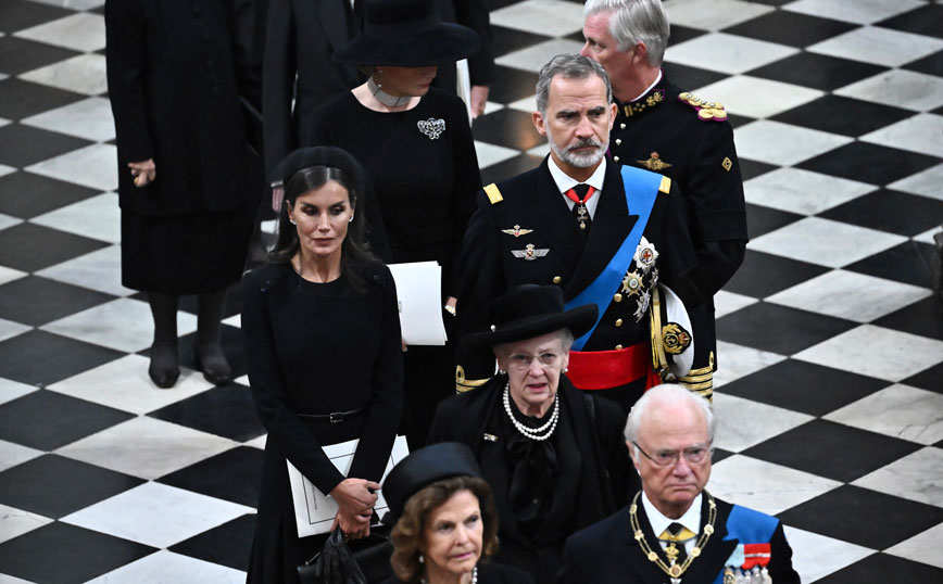 Η βασίλισσα της Δανίας θετική στον κορονοϊό – Είχε πάει στην κηδεία της Ελισάβετ
