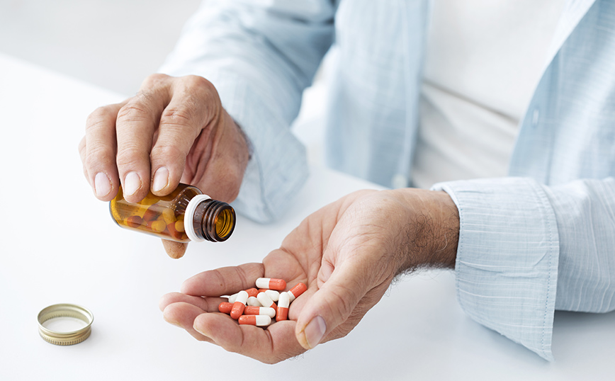 Οι καθημερινές πολυβιταμίνες, αλλά όχι το κακάο, μπορούν να βοηθήσουν το μυαλό και τη μνήμη των ηλικιωμένων