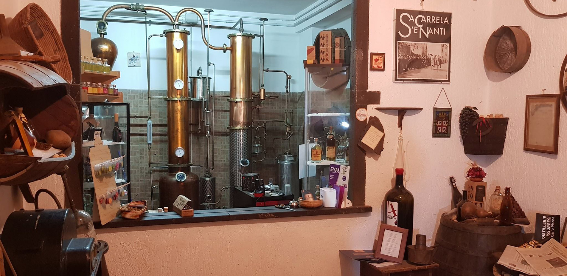 Το ποτό που στα περισσότερα νοικοκυριά της Σαρδηνίας εξακολουθεί να παράγεται παράνομα