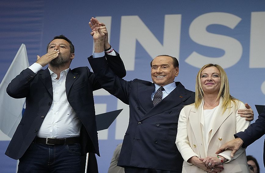 Ιταλία: Συνάντηση Μελόνι, Μπερλουσκόνι, Σαλβίνι για τον σχηματισμό κυβέρνησης