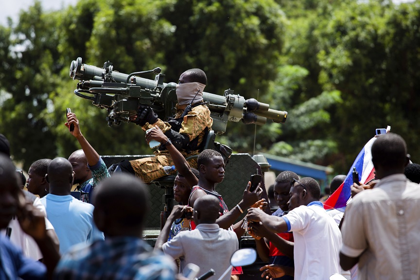 Μπουρκίνα Φάσο: Η χούντα στρατολογεί 50.000 εθελοντές για τον πόλεμο εναντίον των τζιχαντιστών