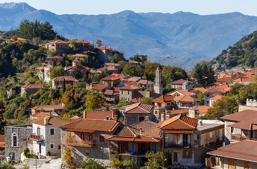 Στεμνίτσα: Το πέτρινο χωριό στον ελατοσκέπαστο Μαίναλο