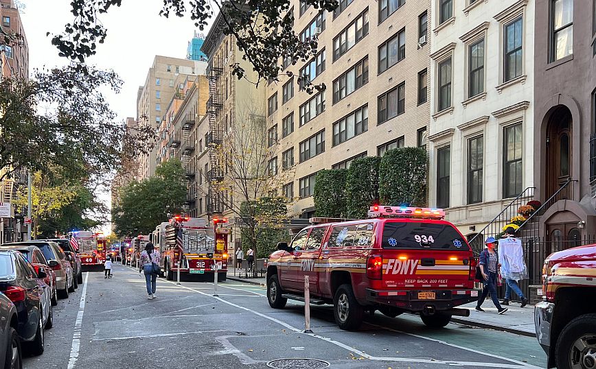 Δεκάδες τραυματίες έπειτα από πυρκαγιά σε πολυκατοικία στη Νέα Υόρκη