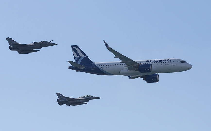 Εντυπωσιακές επιδείξεις αεροσκαφών από την Aegean στη μεγάλη γιορτή της Πολεμικής Αεροπορίας