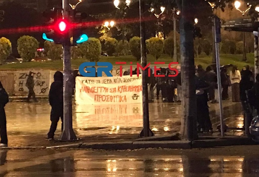 Θεσσαλονίκη: Επεισόδιο μεταξύ κουκουλοφόρων και αστυνομικών