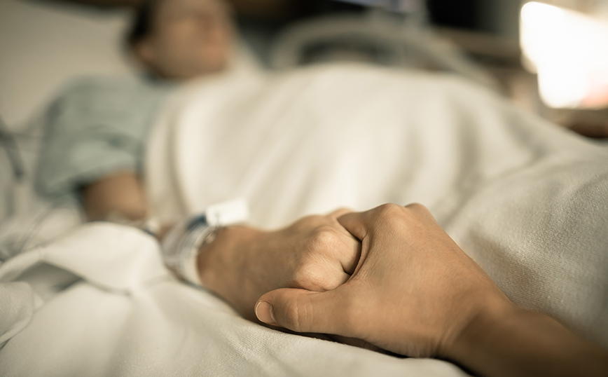 «Αν φοβάσαι τον θάνατο, υπάρχει κάτι που θα σε παρηγορήσει» &#8211; Νοσοκόμα αποκαλύπτει τι βλέπουν οι άνθρωποι πριν πεθάνουν