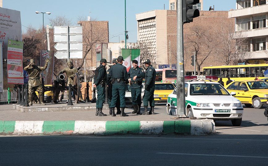Ιράν: Ένοπλοι σε μοτοσυκλέτες άνοιξαν πυρ σε διαδηλωτές και δυνάμεις ασφαλείας &#8211; Πέντε νεκροί