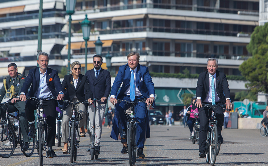 Θεσσαλονίκη: Το βασιλικό ζεύγος της Ολλανδίας έκανε ποδηλατάδα μέχρι τον Λευκό Πύργο