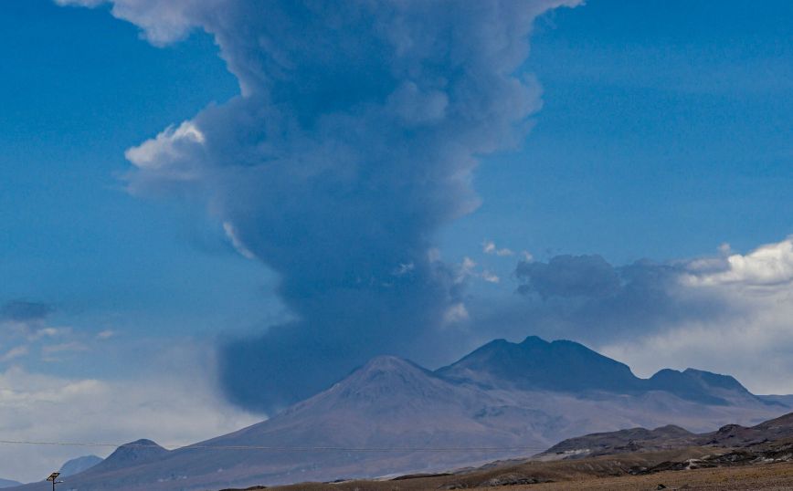 Χιλή: Αυξήθηκε το επίπεδο συναγερμού για το ηφαίστειο Λασκάρ &#8211; «Αναμένονται» εκρήξεις που θα ξεπερνούν σε ύψος τα 5 χλμ
