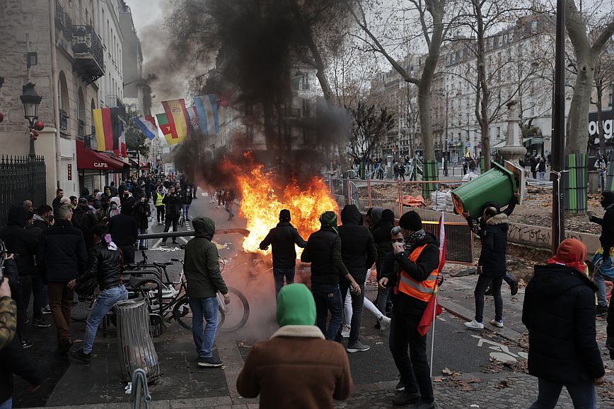 Γαλλία: Νέες συγκρούσεις στο Παρίσι μεταξύ τηε αστυνομίας και μελών της κουρδικής κοινότητας &#8211; Δείτε εικόνες