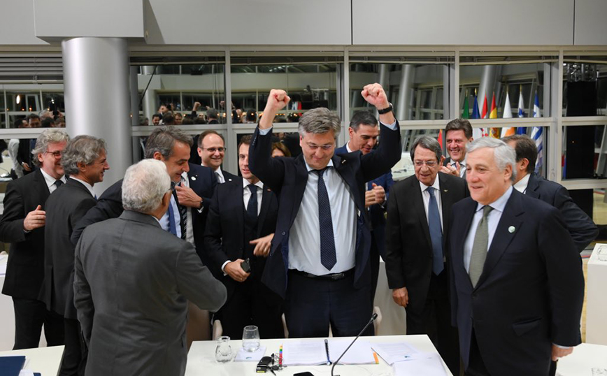 EUMED-9 σε ρυθμό Μουντιάλ: Ο Κροάτης πρωθυπουργός πανηγύρισε τη νίκη της εθνικής Κροατίας επί της Βραζιλίας
