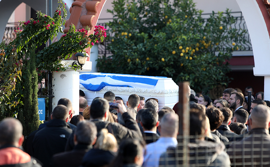 Βασίλης Τόπαλος: Σε κλίμα οδύνης η κηδεία του νεαρού πυγμάχου