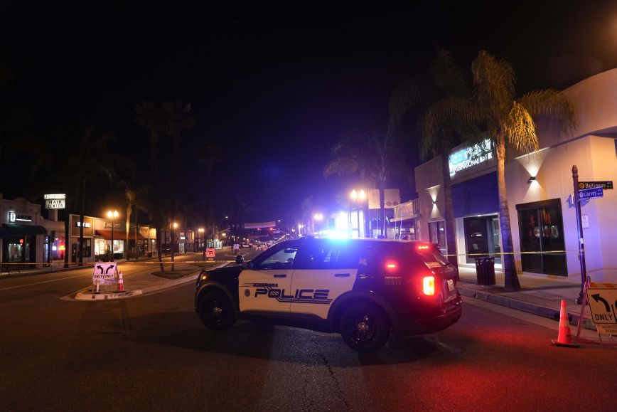 Πυροβολισμοί στο Λος Άντζελες: Δέκα νεκρούς ανακοίνωσε η Αστυνομία – Ασύλληπτος παραμένει ο δράστης