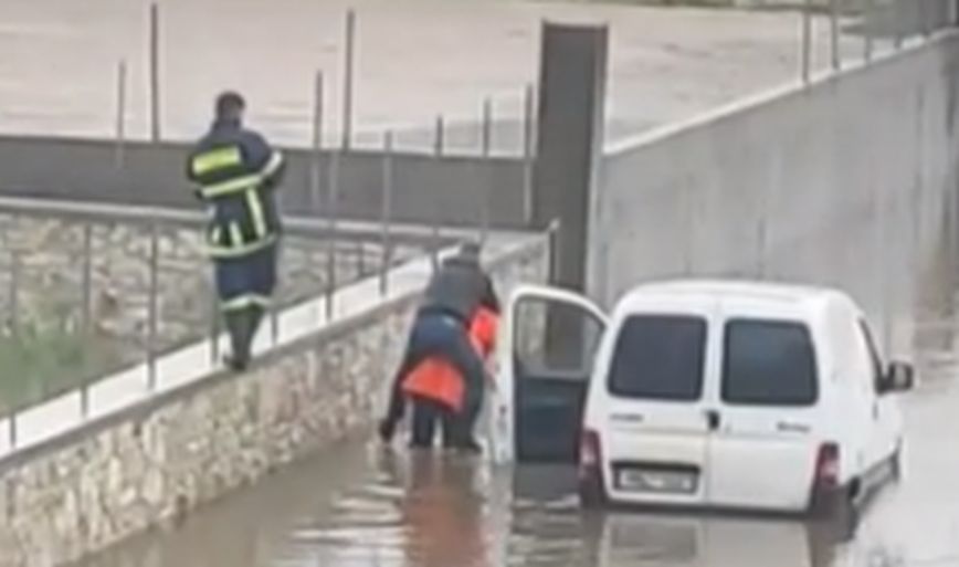 Νέα επιδείνωση του καιρού από την Τετάρτη &#8211; Έγινε «λίμνη» η Αριδαία, πυροσβέστης στην Ηγουμενίτσα σήκωσε στα χέρια οδηγό