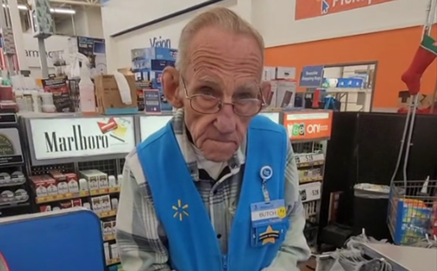 Το TikTok μάζεψε πάνω από 100.000 δολάρια για βγει στη σύνταξη 82χρονος ταμίας στα Walmart &#8211; Το viral βίντεο