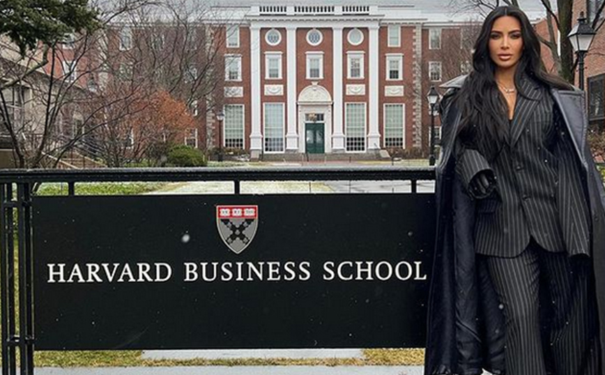 Κιμ Καρντάσιαν: H ομιλία στο Χάρβαρντ και οι αντιδράσεις – «Έριξε το επίπεδό του»