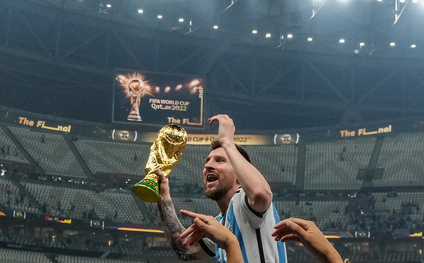 Ψεύτικο Παγκόσμιο Κύπελλο κρατάει ο Μέσι στη δημοφιλέστερη φωτογραφία του Instagram