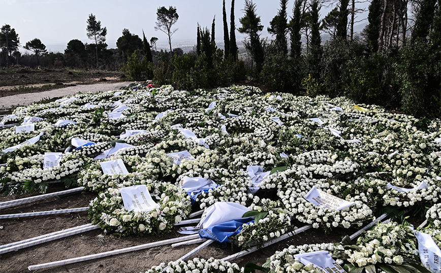 Σήμερα το τρισάγιο για τα 9μερα του τέως βασιλιά Κωνσταντίνου &#8211; Ισχυρή αστυνομική παρουσία στο Τατόι