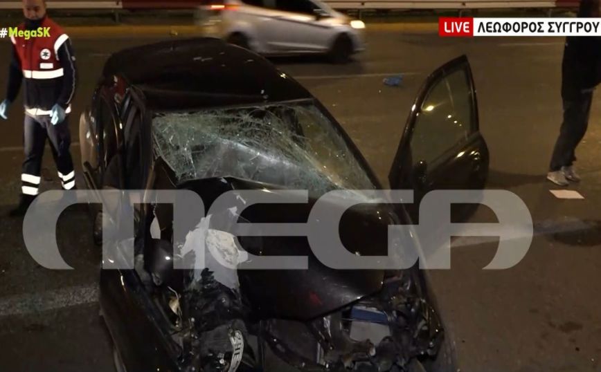 Σοβαρό τροχαίο στη Λεωφόρο Συγγρού &#8211; Αυτοκίνητο έπεσε πάνω σε κολώνα