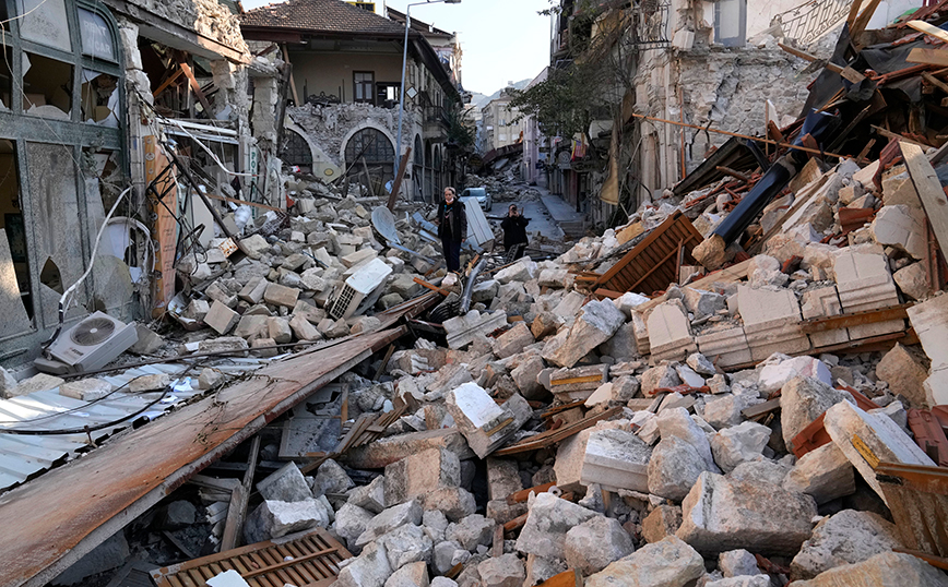 Συρία: Σε νοσοκομείο της Τουρκίας μεταφέρθηκε 9χρονη που κινδυνεύει με ακρωτηριασμό μετά το φονικό σεισμό