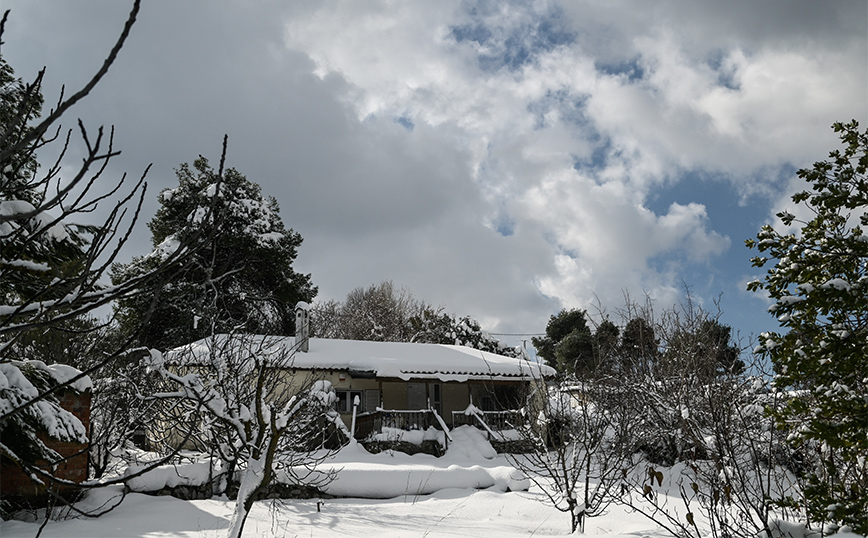 Χιόνια σε Κόνιτσα, Ζαγόρι και Μέτσοβο &#8211; Σε ετοιμότητα η Περιφέρεια Ηπείρου