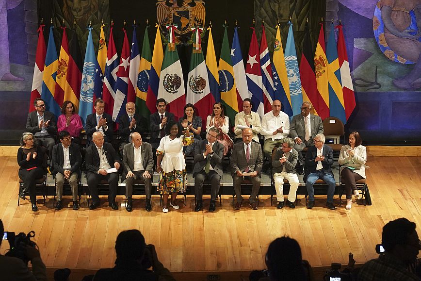 Κολομβία: Πρώτα βήματα από κυβέρνηση και ELN για αμοιβαία κατάπαυση πυρός