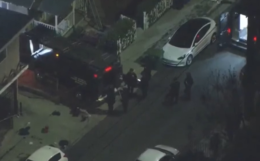 Πυροβολισμοί στο Λος Άντζελες: Τραυματίστηκαν τρεις αστυνομικοί, σε κτήριο οχυρώθηκε ο ένοπλος