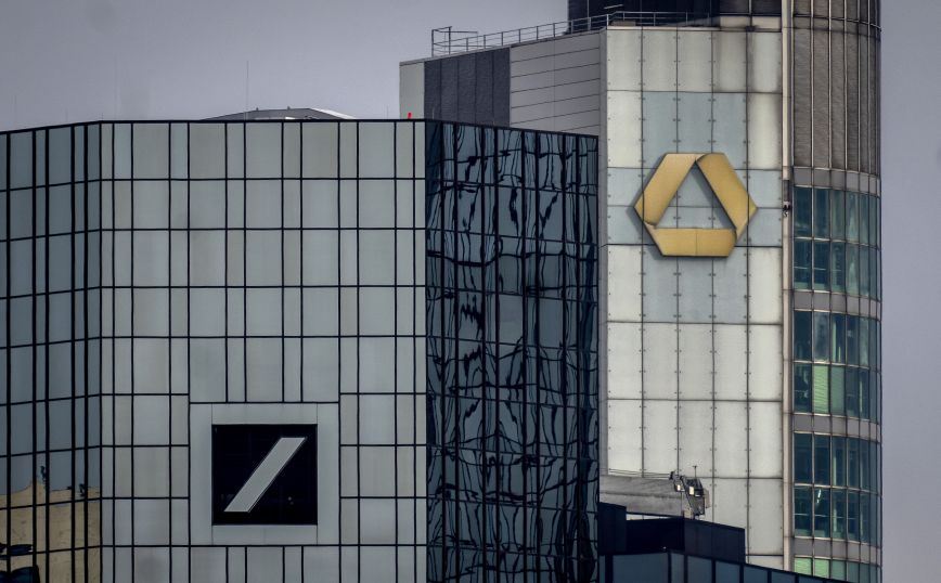 Deutsche Bank και UBS «σέρνουν» το χορό της πτώσης των τραπεζικών μετοχών