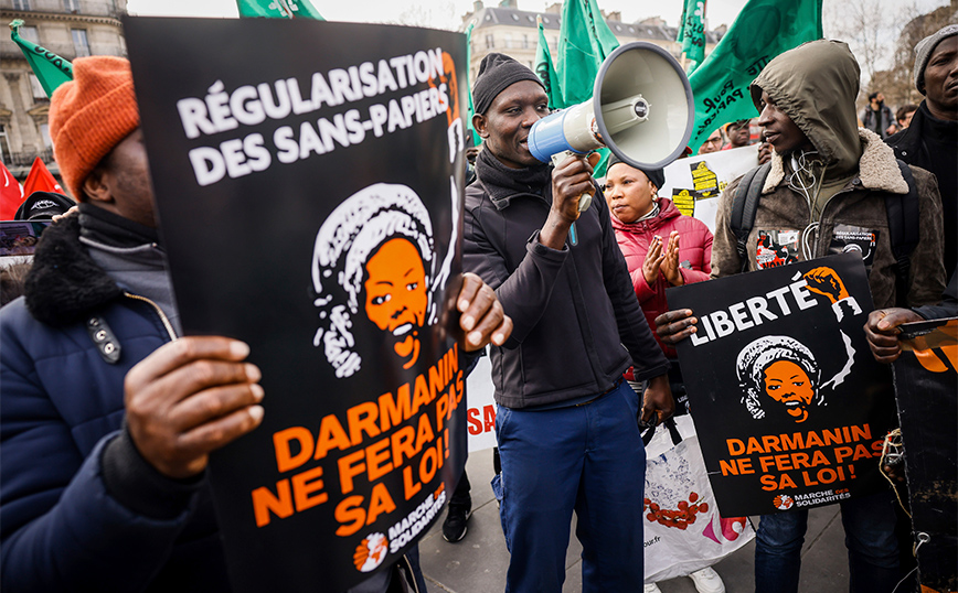 Γαλλία: Διαδηλωτές έκλεισαν το Λούβρο &#8211; Απογοητευμένοι αλλά με κατανόηση οι τουρίστες