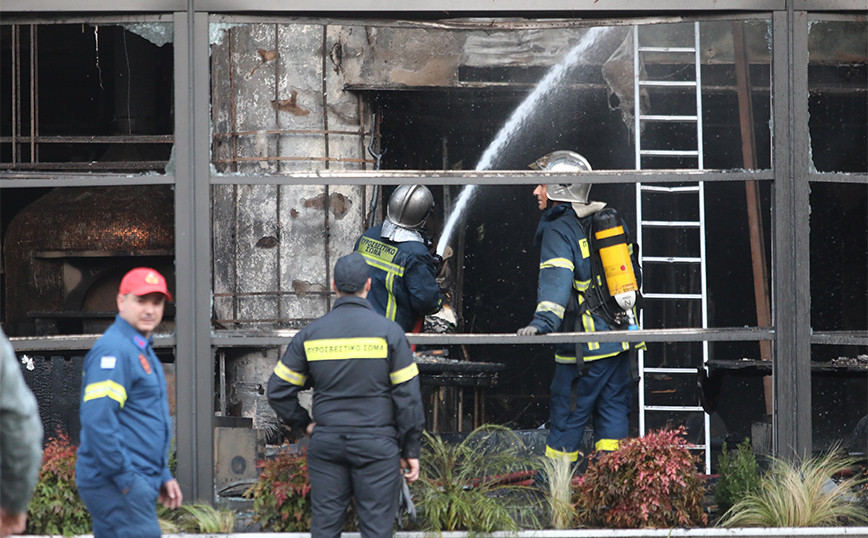 Νέα Σμύρνη: Ολοκληρωτική η καταστροφή στο εστιατόριο που έγινε στόχος εμπρηστικής επίθεσης &#8211; Δείτε εικόνες