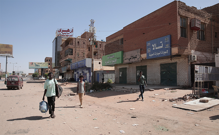 Χάος στο Σουδάν: «Μέλημά μας να μην πάθουν τίποτα οι Έλληνες και να απομακρυνθούν με ασφάλεια»