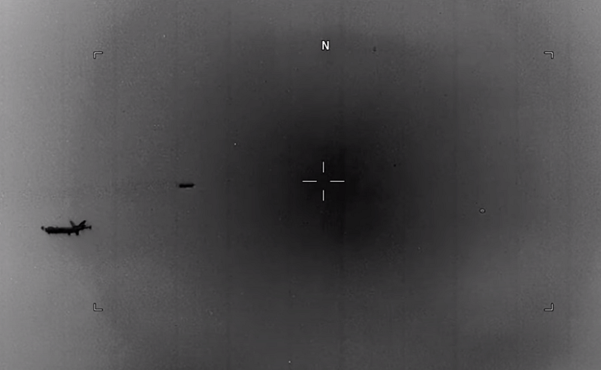 Βίντεο από το Πεντάγωνο με UFO να περνάει με μεγάλη ταχύτητα δίπλα από αεροσκάφος