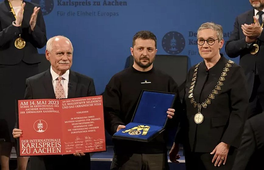 Ζελένσκι: Τιμήθηκε με το βραβείο «Καρλομάγνος» στη Γερμανία