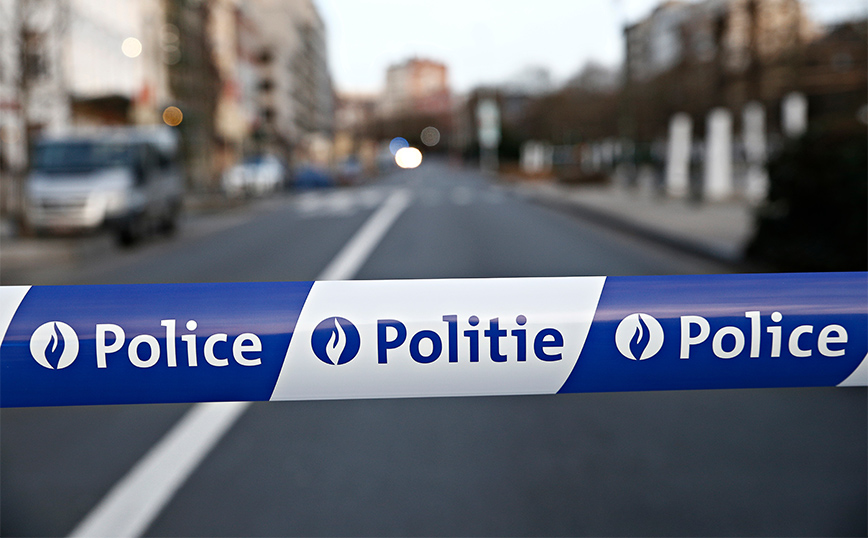 Χαμός στην Αμβέρσα: Οδηγός πετούσε χρήματα από το παράθυρο του αυτοκινήτου ενώ τον καταδίωκε η Αστυνομία
