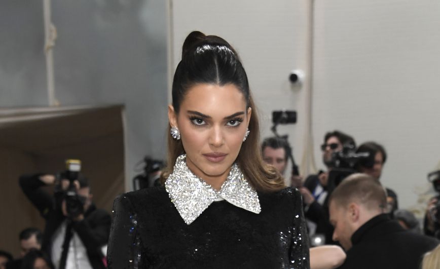Η Kendall Jenner άφησε ελάχιστα στη φαντασία με την εμφάνισή της στο afterparty του Met Gala