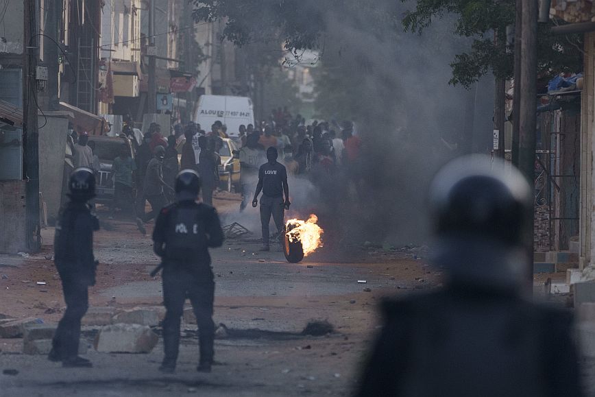 Σενεγάλη: Τρίτη νύκτα συγκρούσεων μεταξύ υποστηρικτών της αντιπολίτευσης και αστυνομικών &#8211; Στους 15 οι νεκροί
