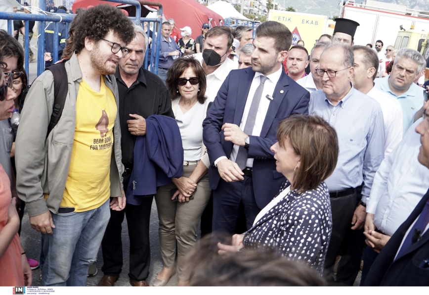 Ηλιόπουλος και Σκουρλέτης στηρίζουν τα μέλη της νεολαίας του ΣΥΡΙΖΑ που αποδοκίμασαν την Κατερίνα Σακελλαροπούλου