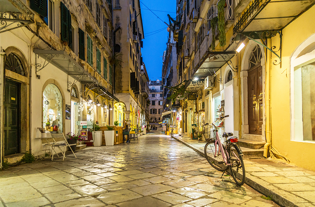 Κέρκυρα: Η Παλιά Πόλη που ταξιδεύει στην Ιταλία